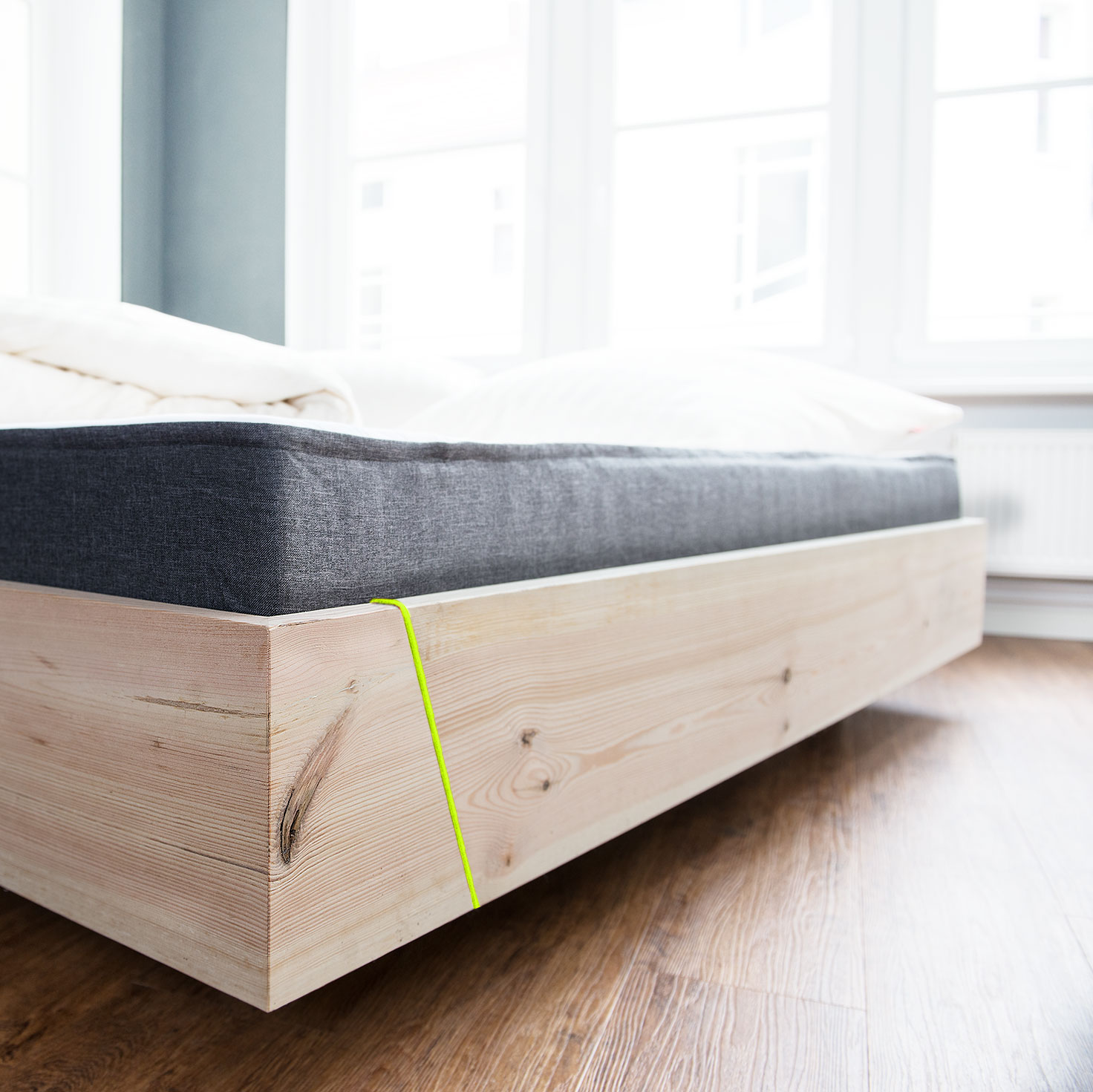 Kiezbett schwebend Ecke Farbband gelb