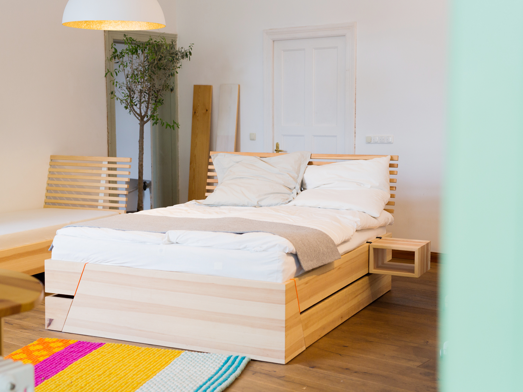 Kiezbett Showroom Stauraumbett