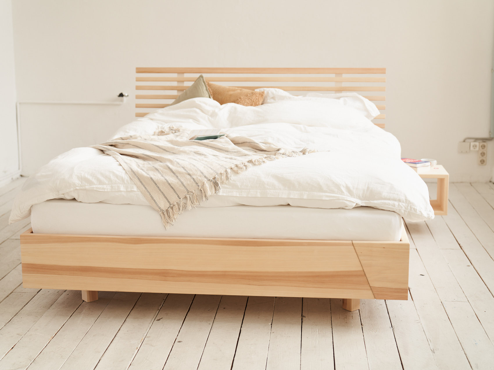 Kiezbett schwebend Bettwäsche warmton